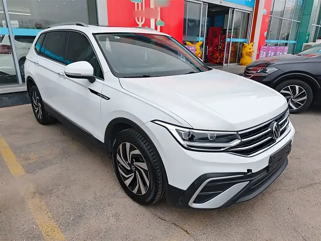 Volkswagen Tiguan L — фото 6