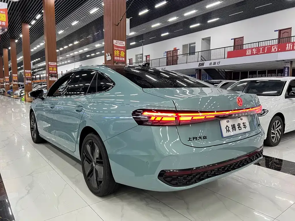 Volkswagen Passat — фото 9