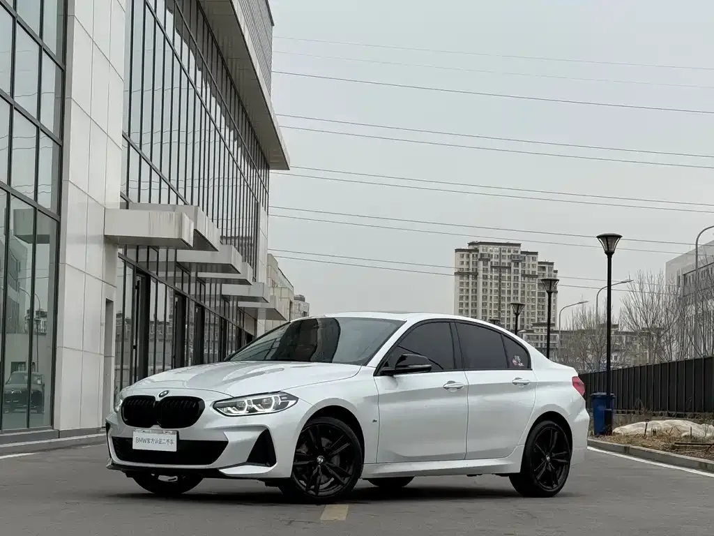 BMW 1 Series — фото 1