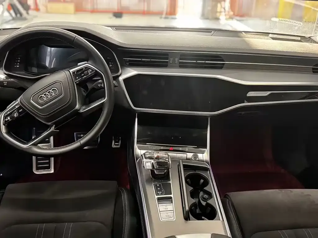 Audi A7L — фото 2