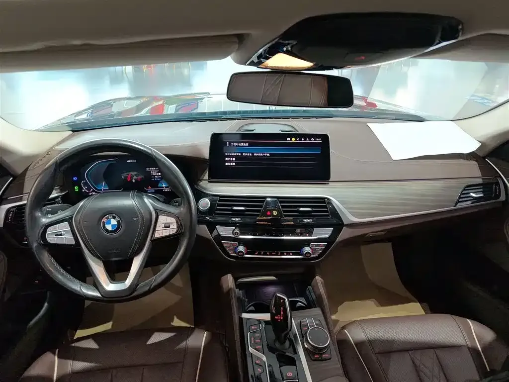 BMW 5 Series New Energy — фото 10