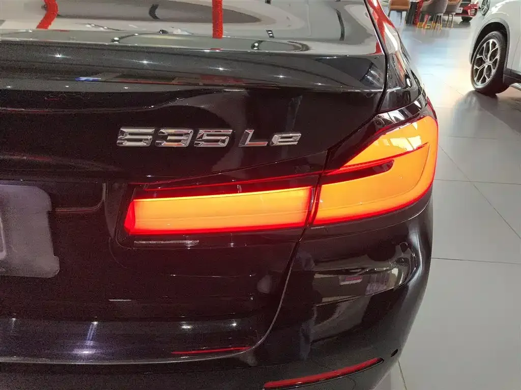 BMW 5 Series New Energy — фото 8