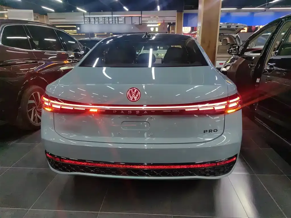 Volkswagen Passat — фото 5