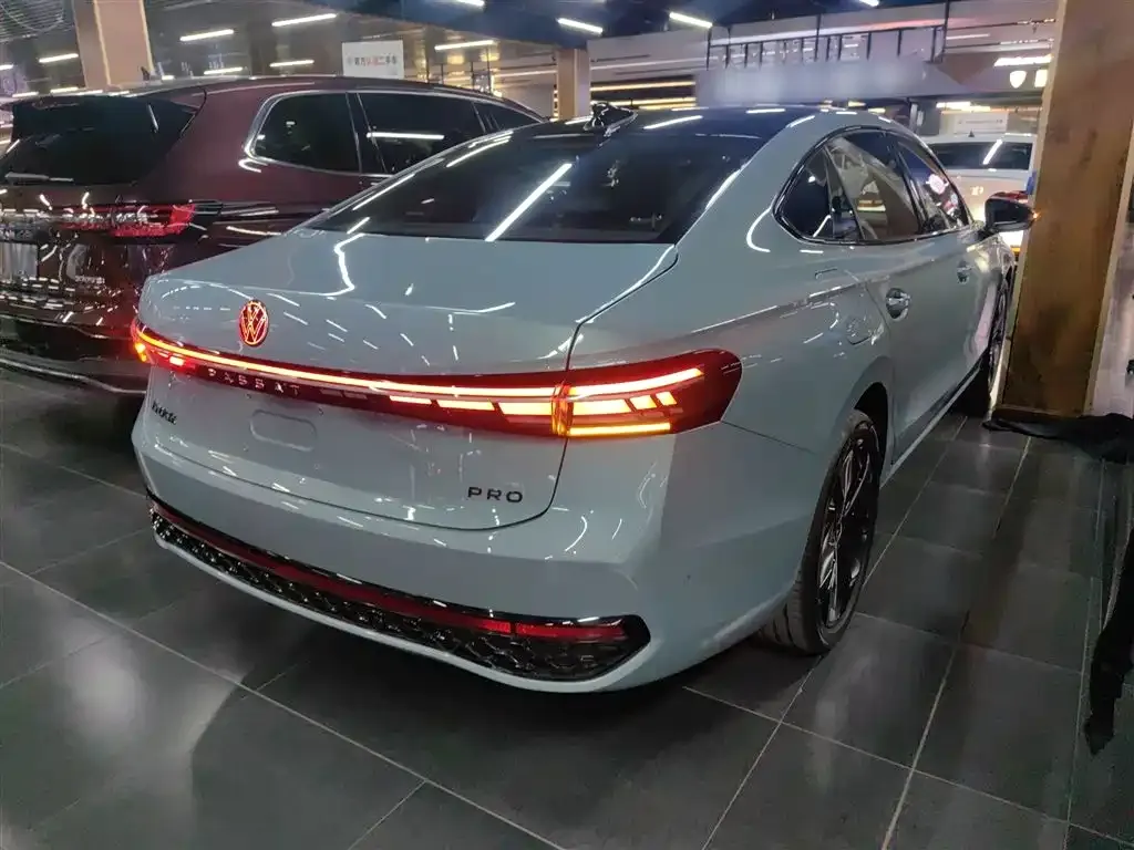 Volkswagen Passat — фото 10