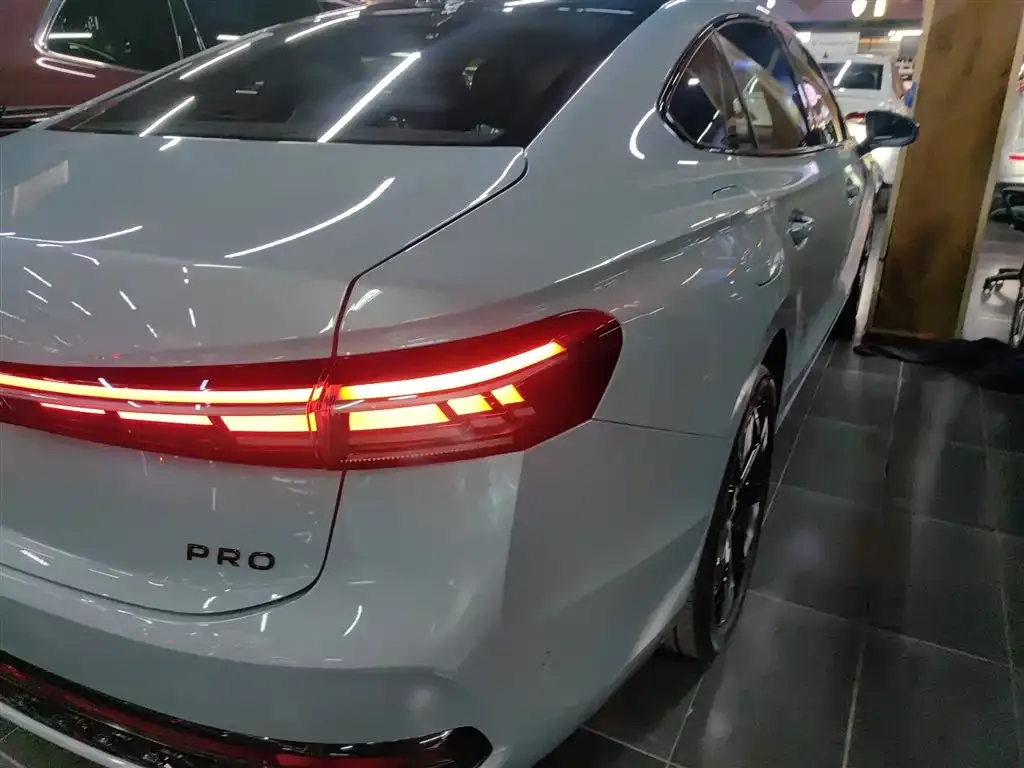 Volkswagen Passat — фото 8