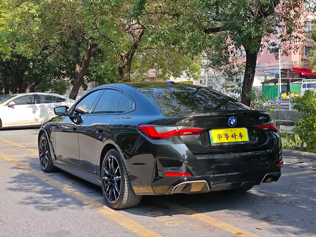 BMW i4 M — фото 9
