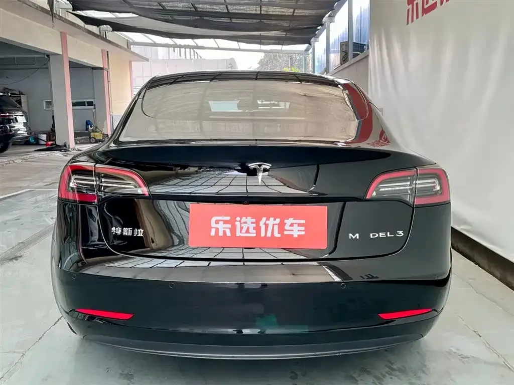 Tesla Model 3 — фото 5