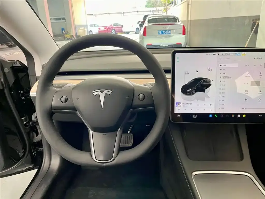 Tesla Model 3 — фото 4