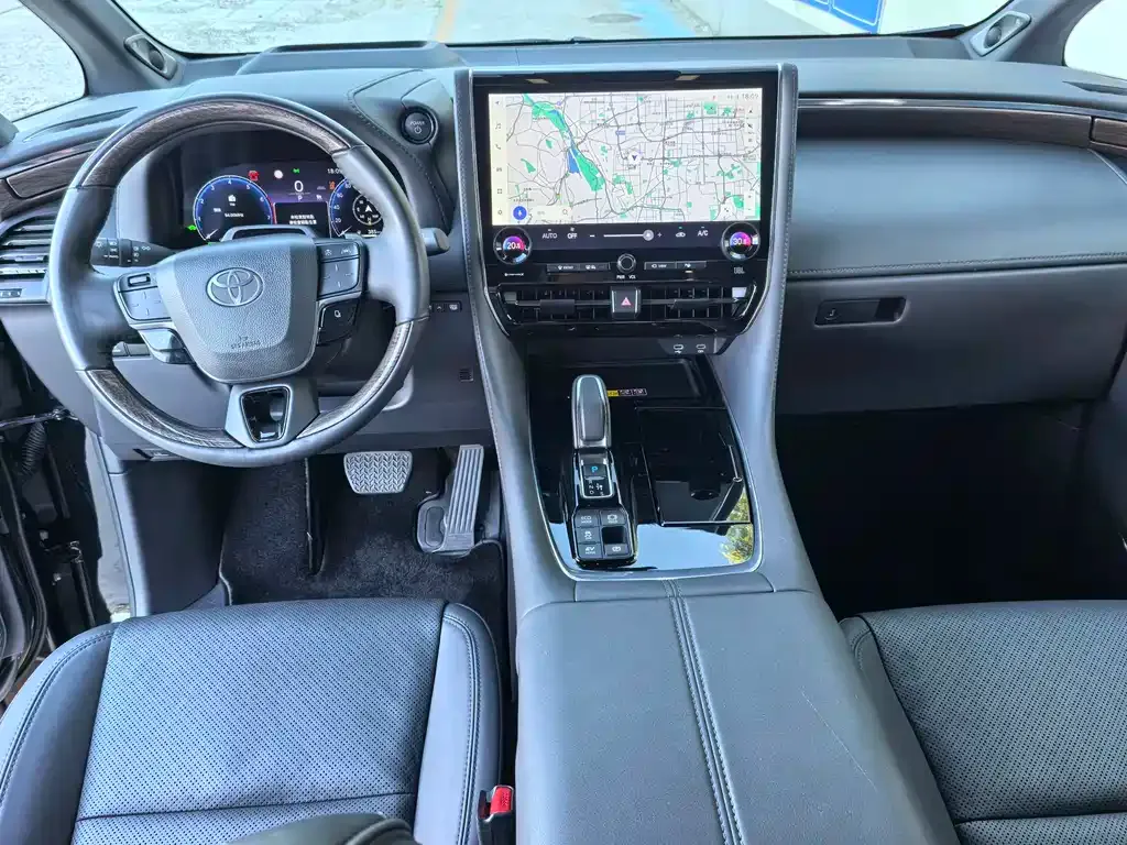 Toyota Alphard — фото 6