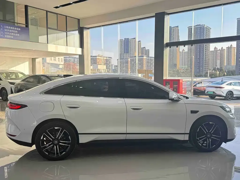 BYD Qin L — фото 6