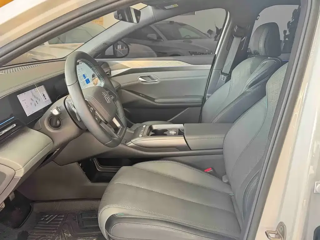 BYD Qin L — фото 10