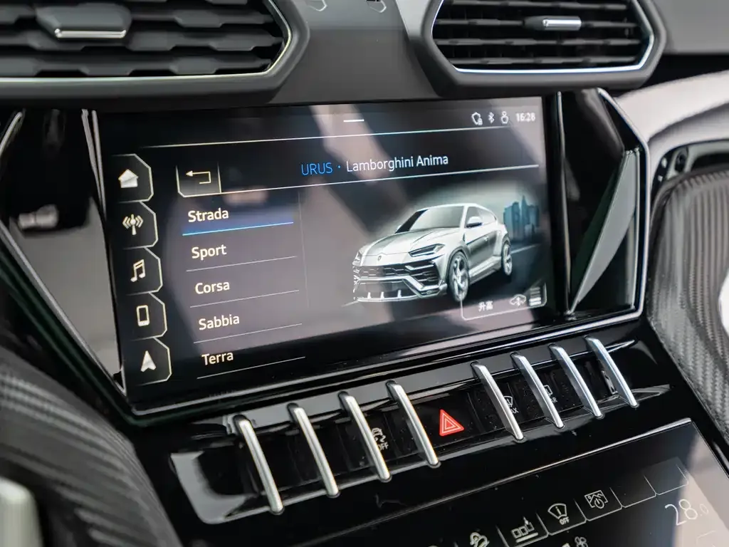 Lamborghini Urus — фото 9