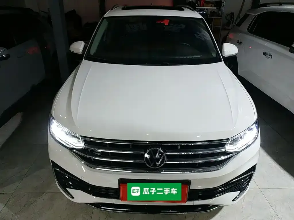 Volkswagen Tiguan L — фото 9