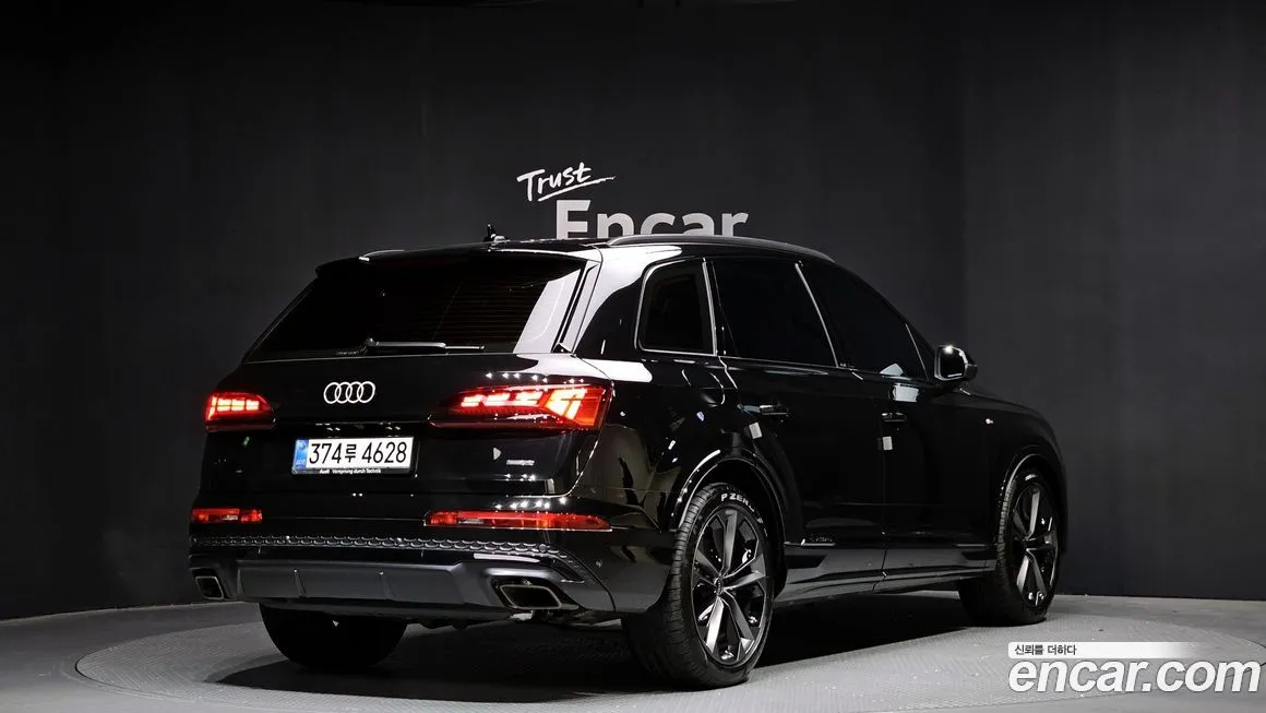 Audi Q7 — фото 6