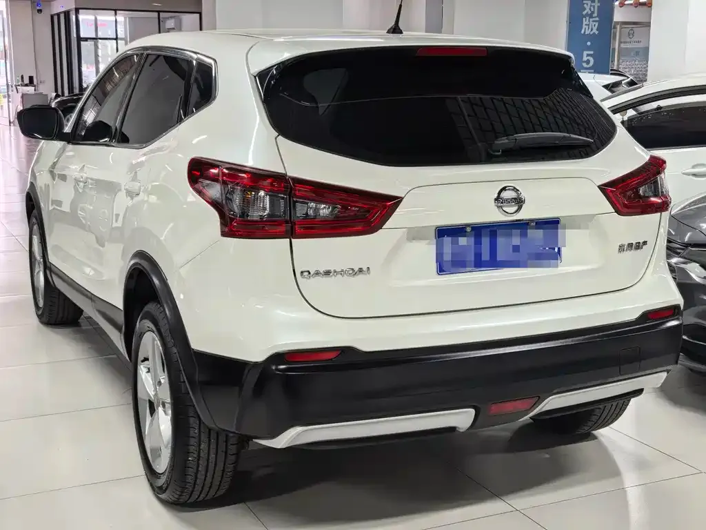 Nissan Qashqai — фото 4