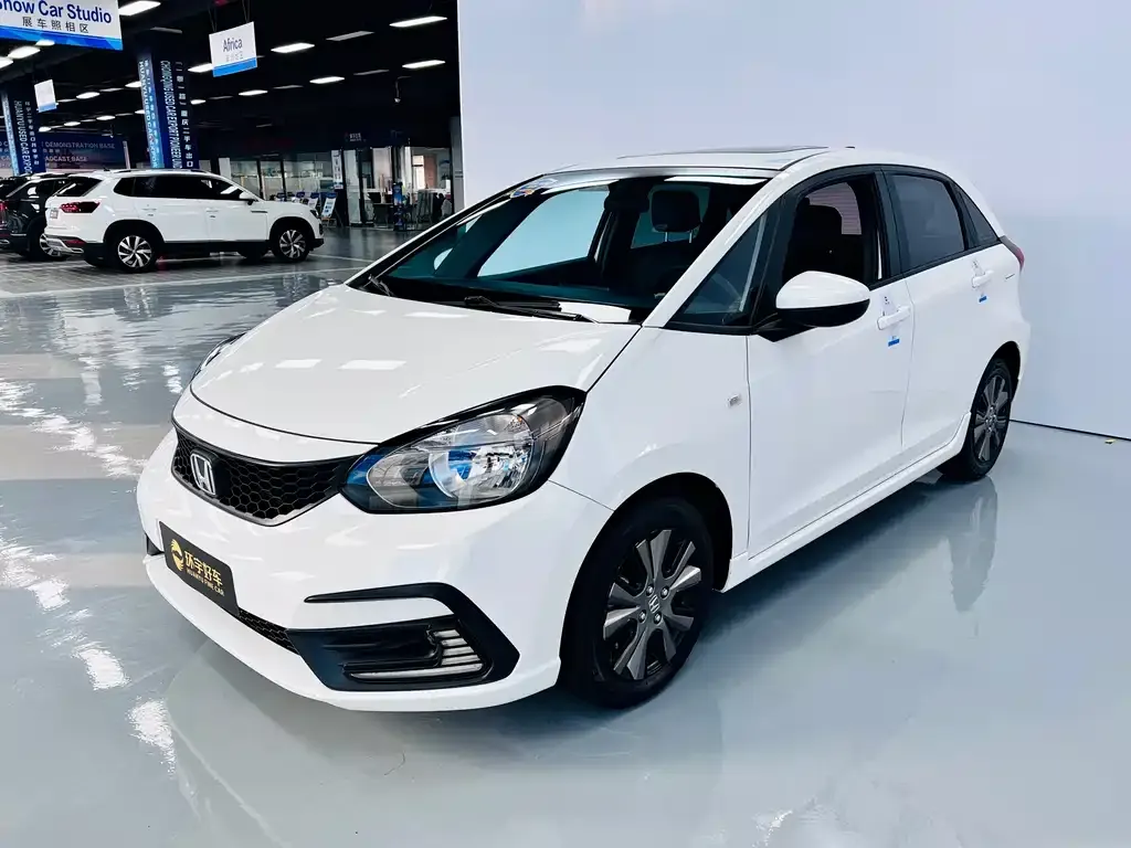 Honda Fit — фото 1