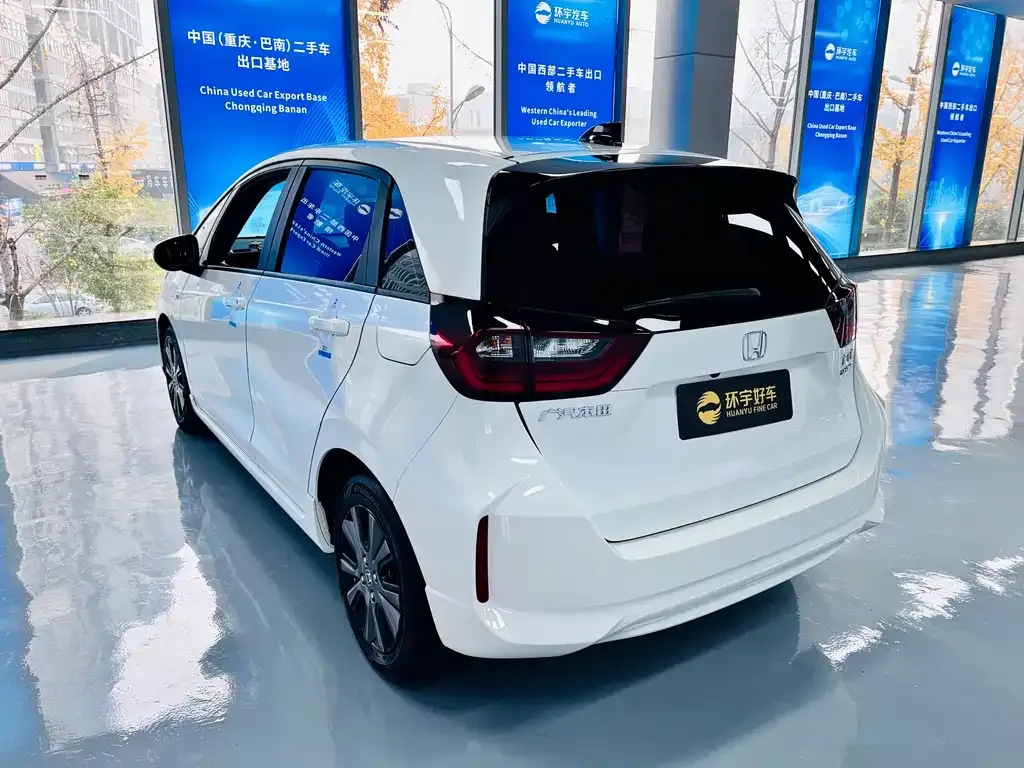 Honda Fit — фото 8