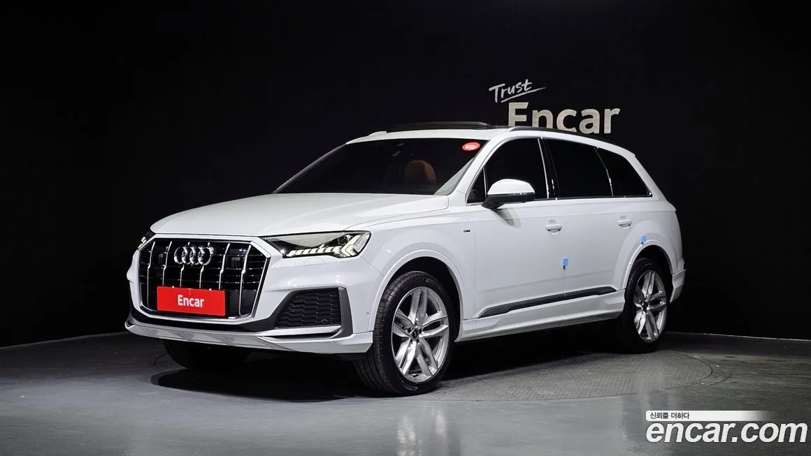 Audi Q7 — фото 1