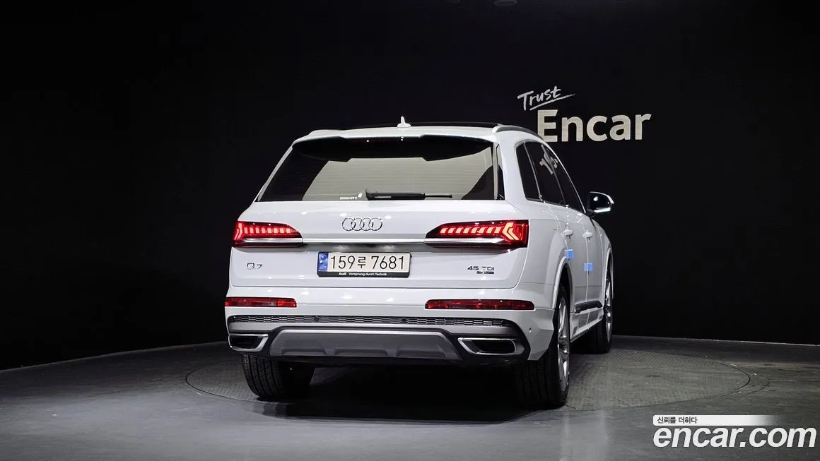 Audi Q7 — фото 5
