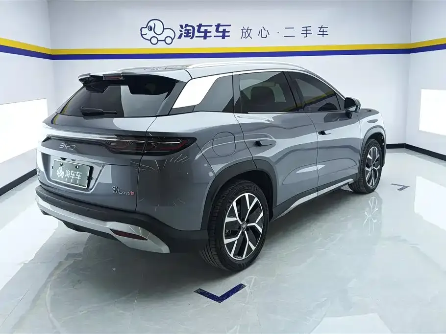 BYD L DM-i — фото 4