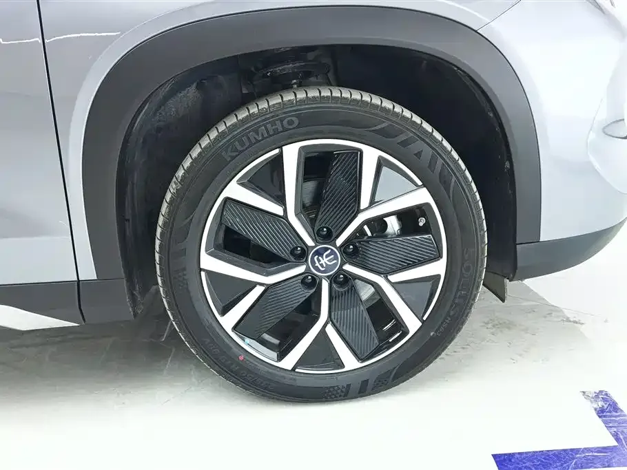 BYD L DM-i — фото 6