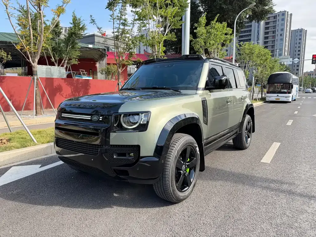 Land Rover Defender — фото 1