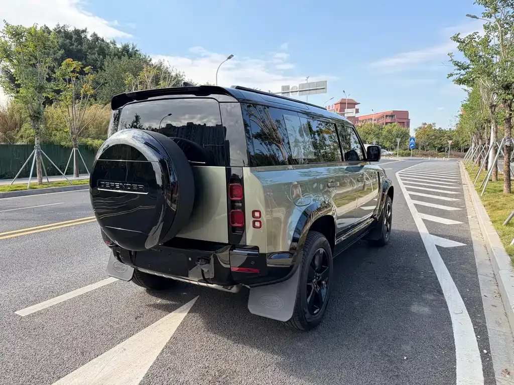 Land Rover Defender — фото 10