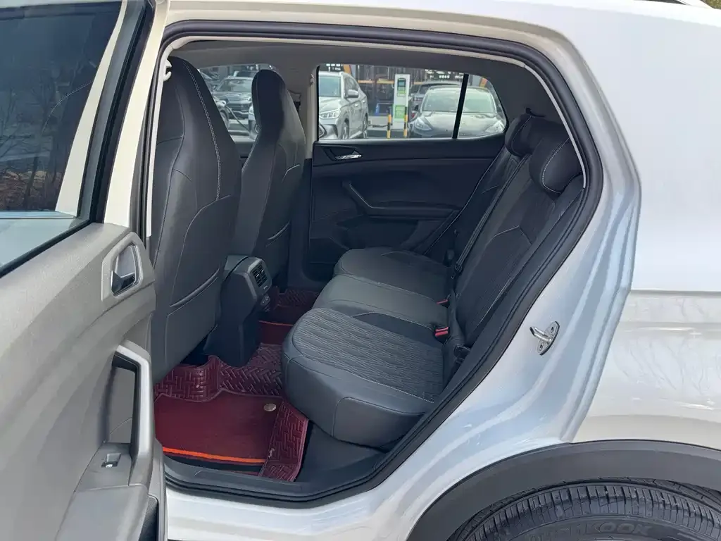 Volkswagen T-Cross — фото 2