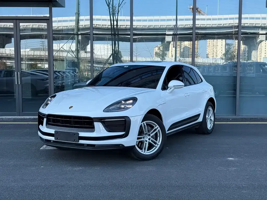 Porsche Macan — фото 1