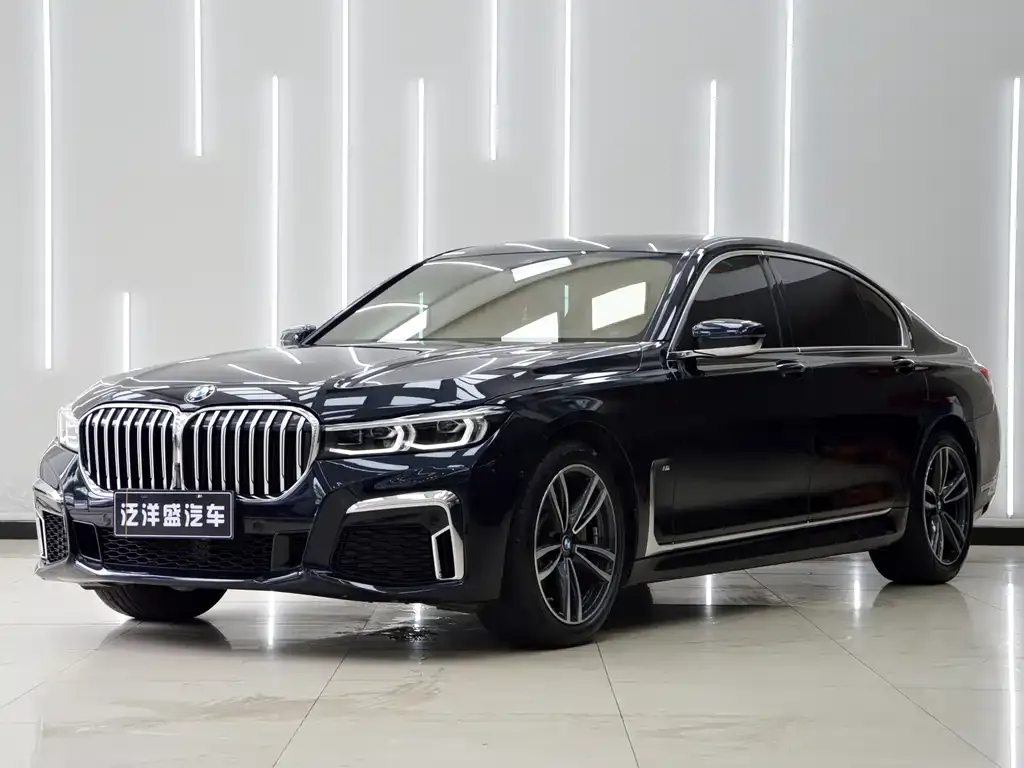 BMW 7 Series — фото 1