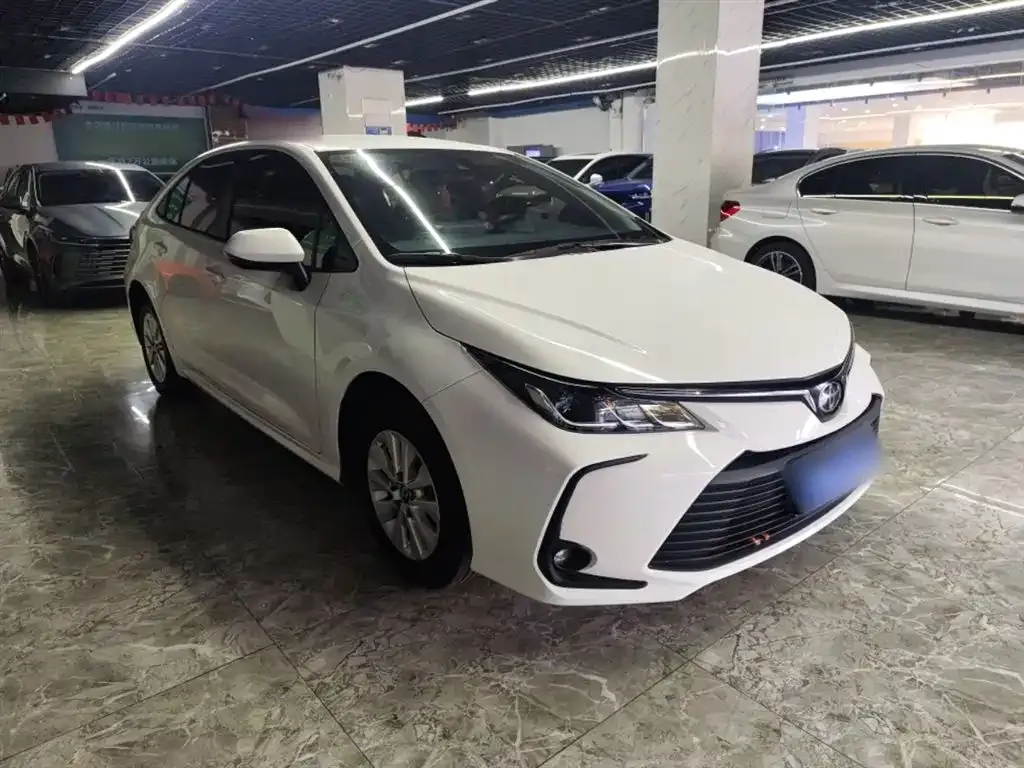 Toyota Corolla — фото 4