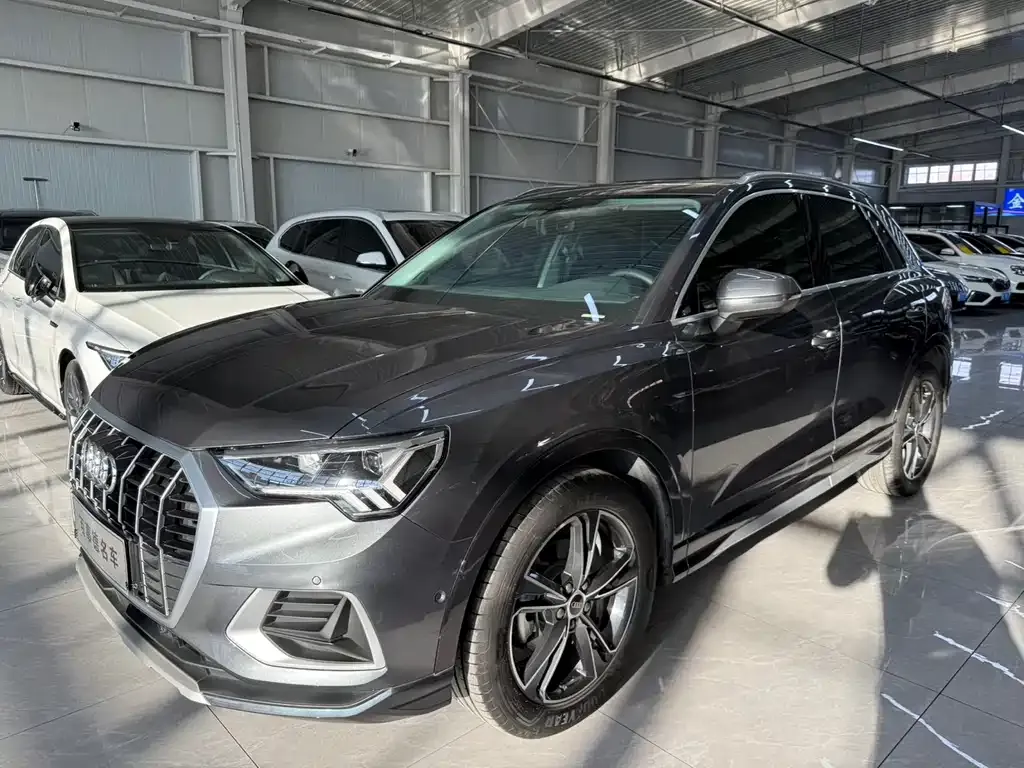 Audi Q3 — фото 1