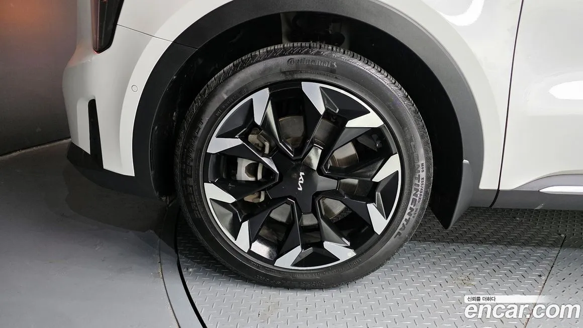 Kia Sorento — фото 6