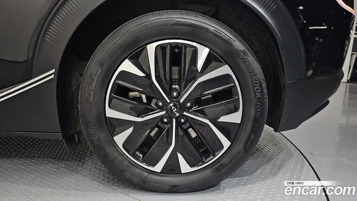 Kia EV6 — фото 10