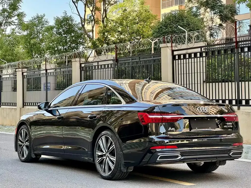 Audi A6L — фото 9