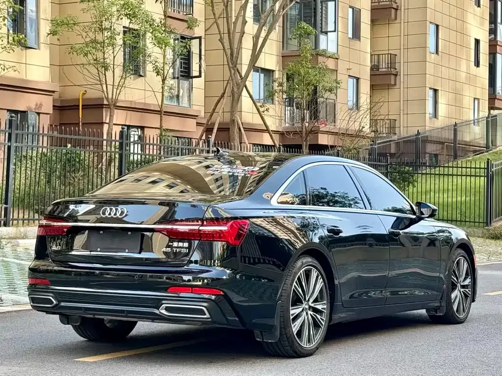 Audi A6L — фото 8