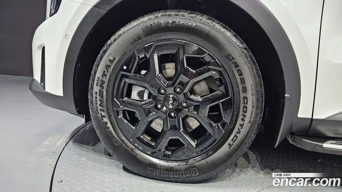 Kia Sorento — фото 8