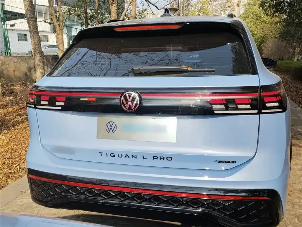 Volkswagen Tiguan L — фото 4