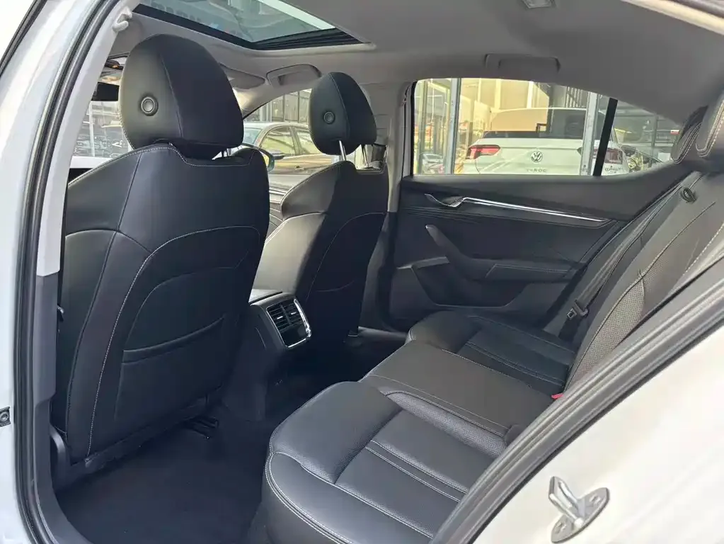 Skoda Octavia — фото 5