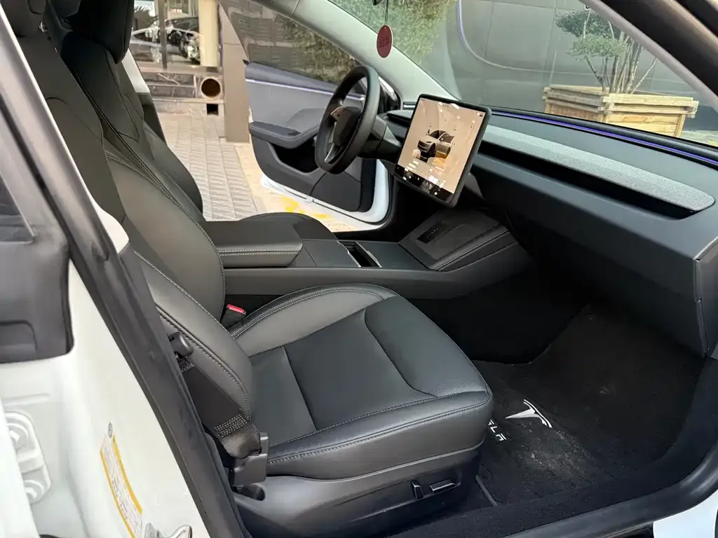 Tesla Model 3 — фото 3