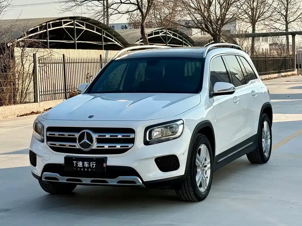 Mercedes-Benz GLB — фото 1