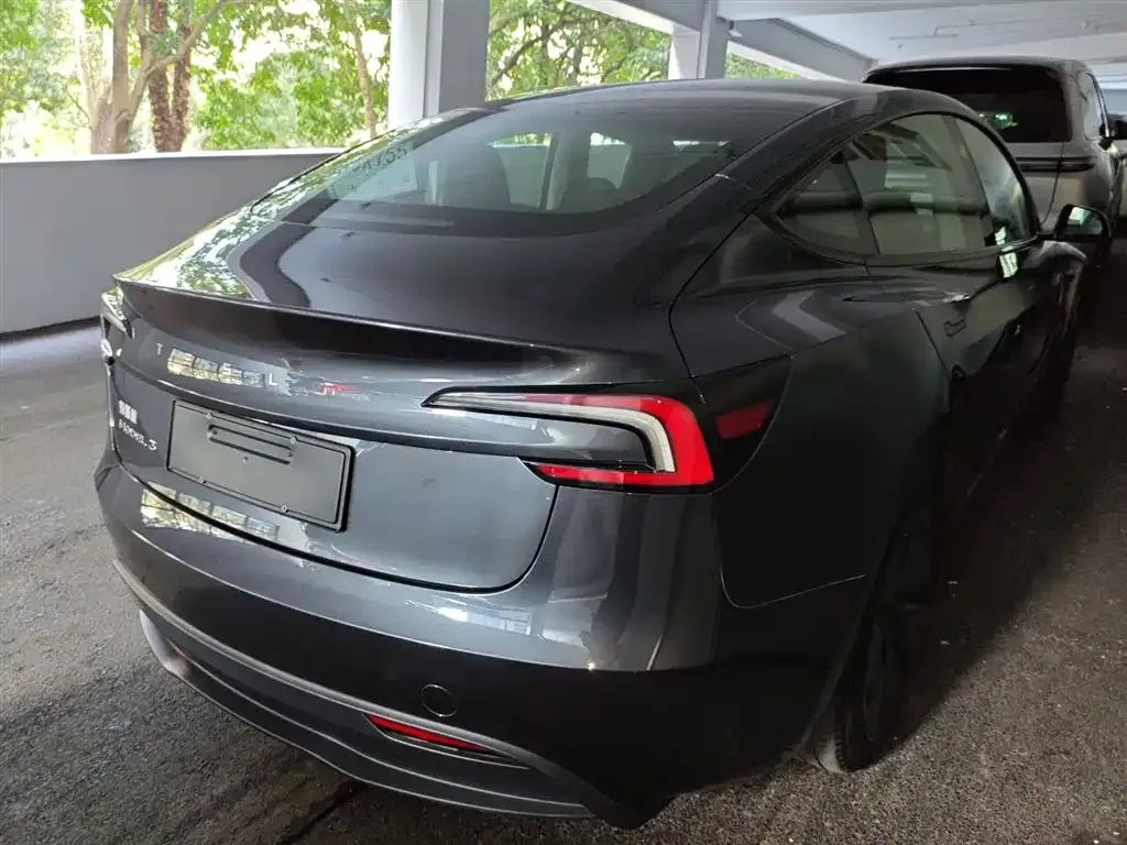 Tesla Model 3 — фото 2