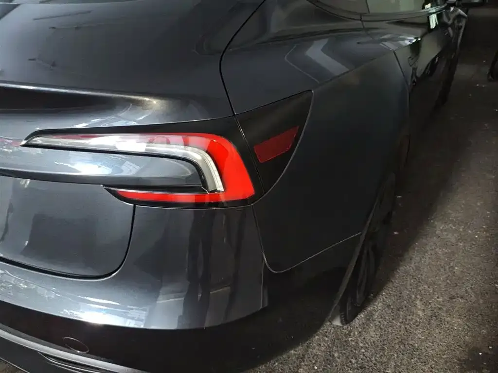 Tesla Model 3 — фото 4