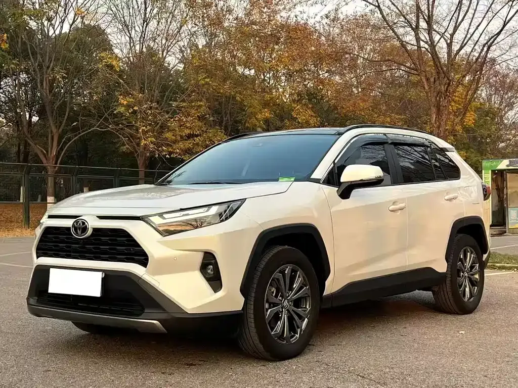 Toyota RAV4 — фото 1