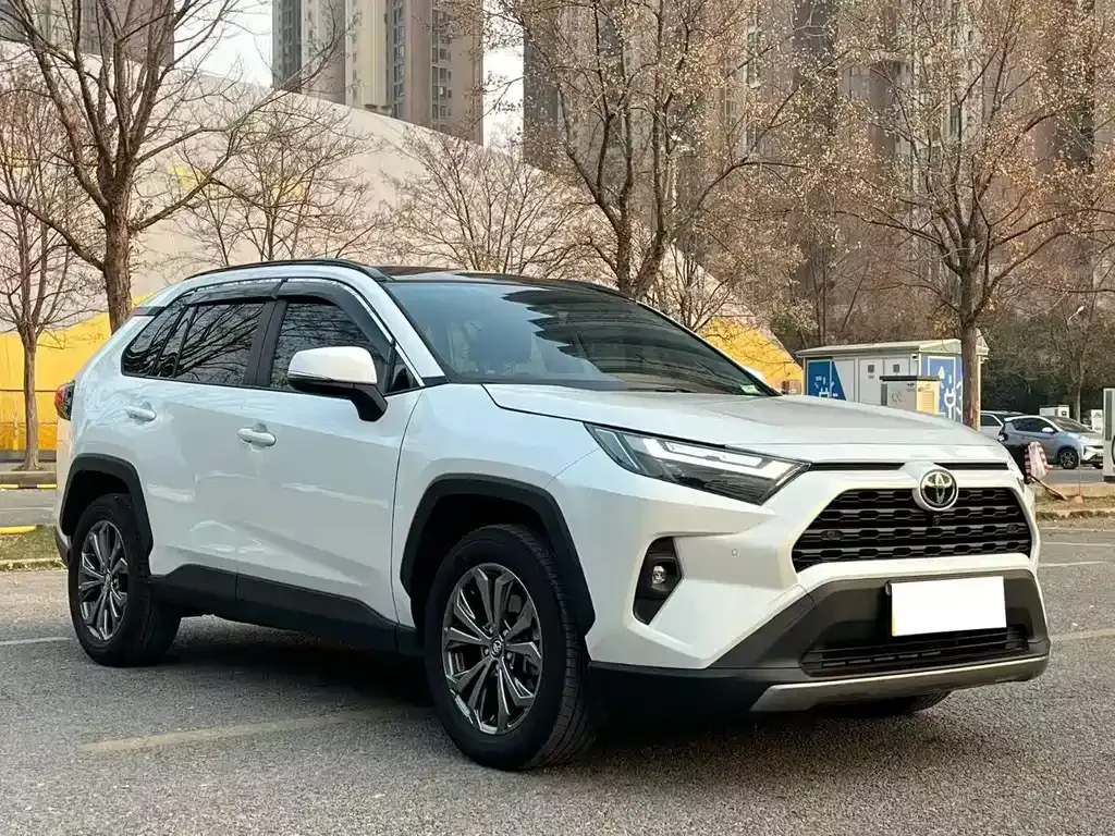 Toyota RAV4 — фото 3