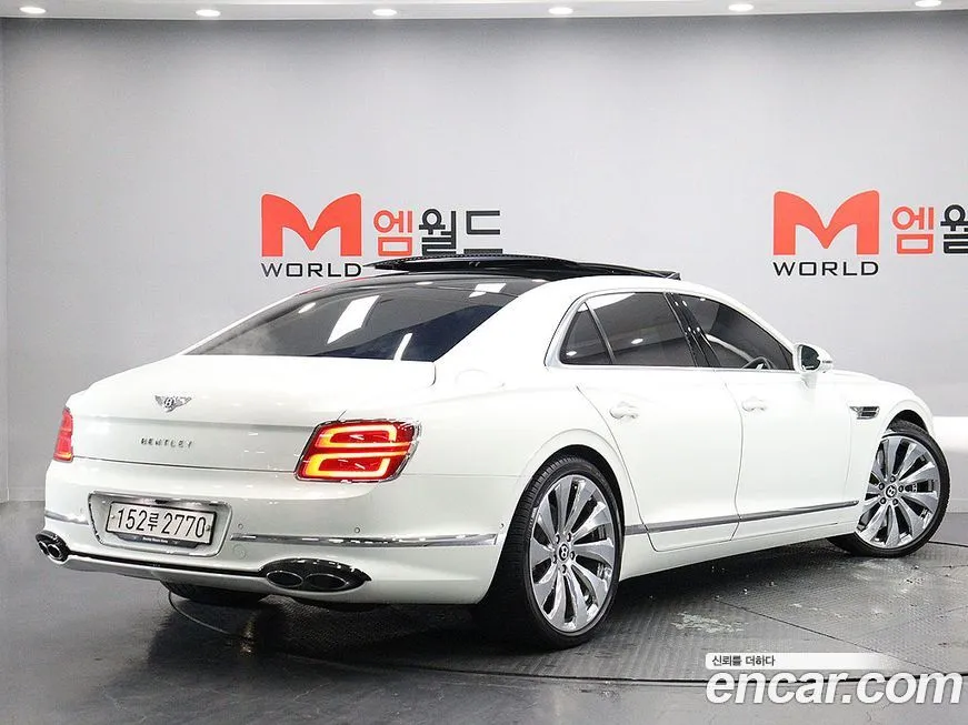 Bentley Flying Spur — фото 3