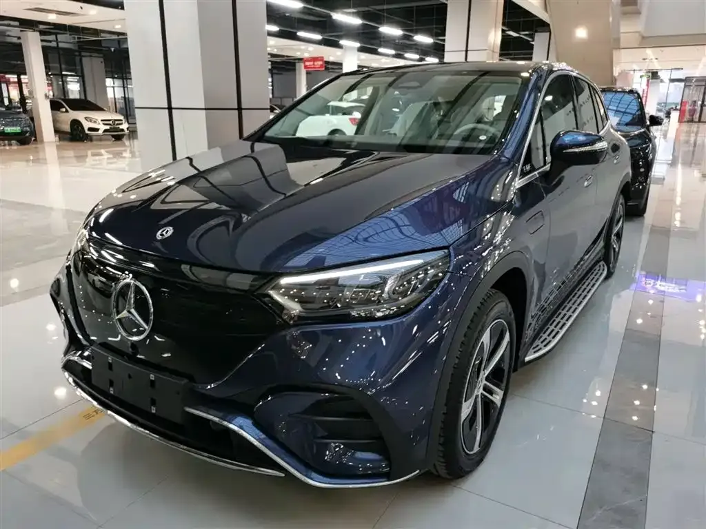 Mercedes-Benz EQE SUV — фото 10