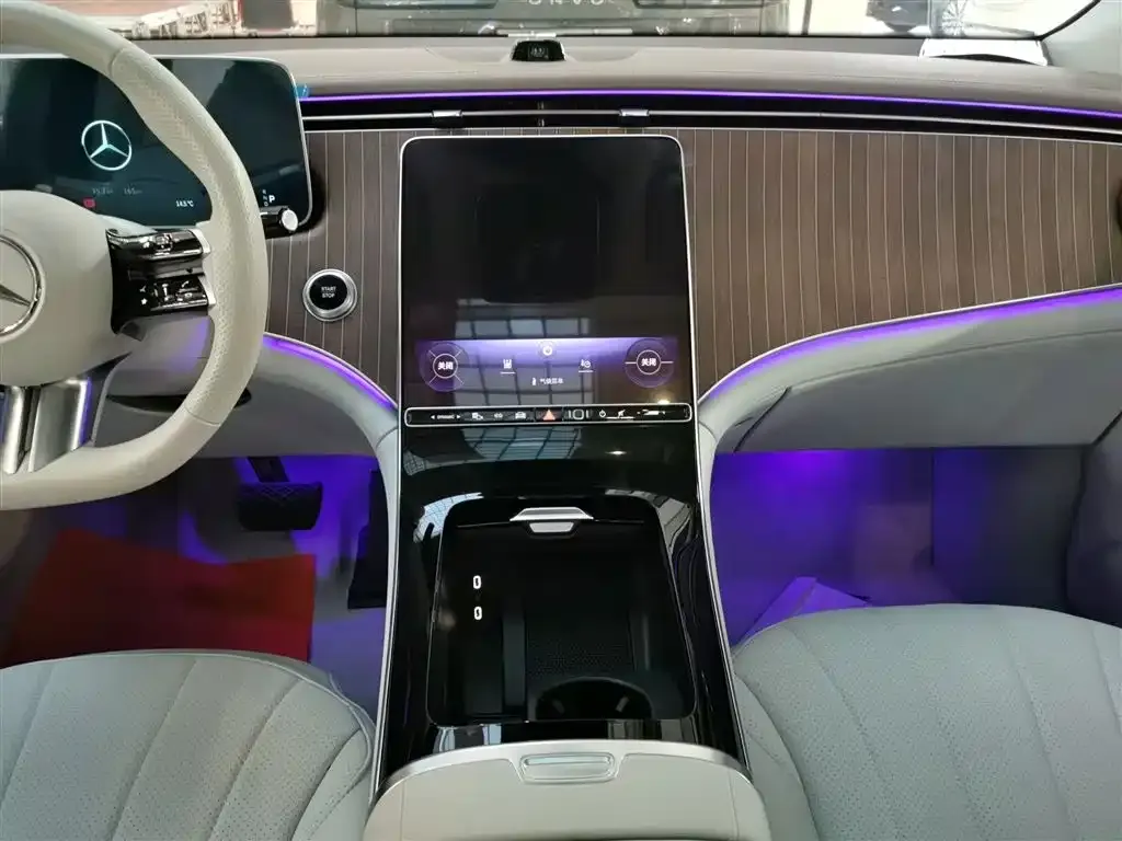 Mercedes-Benz EQE SUV — фото 3