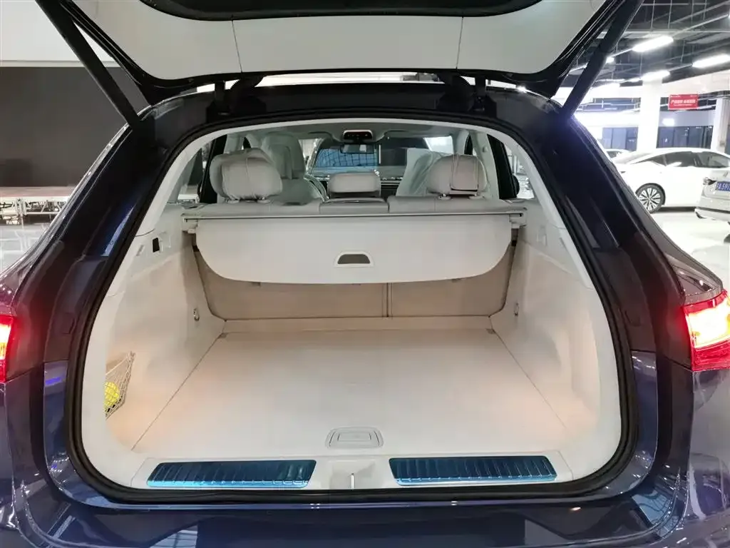 Mercedes-Benz EQE SUV — фото 9