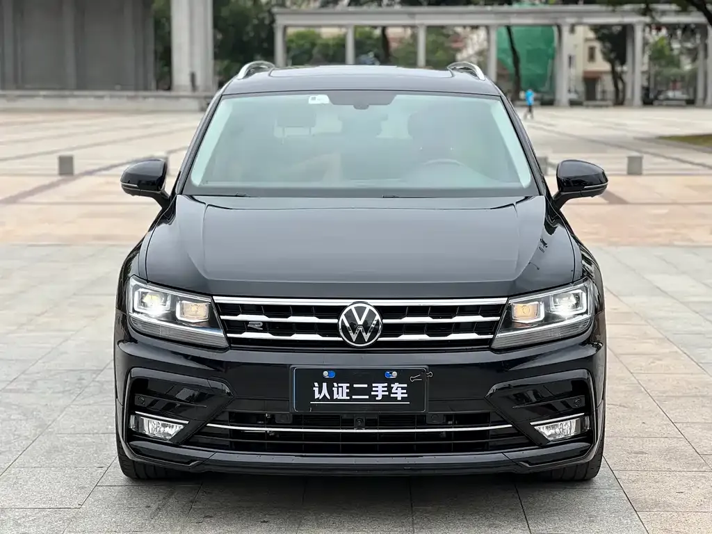 Volkswagen Tiguan L — фото 2